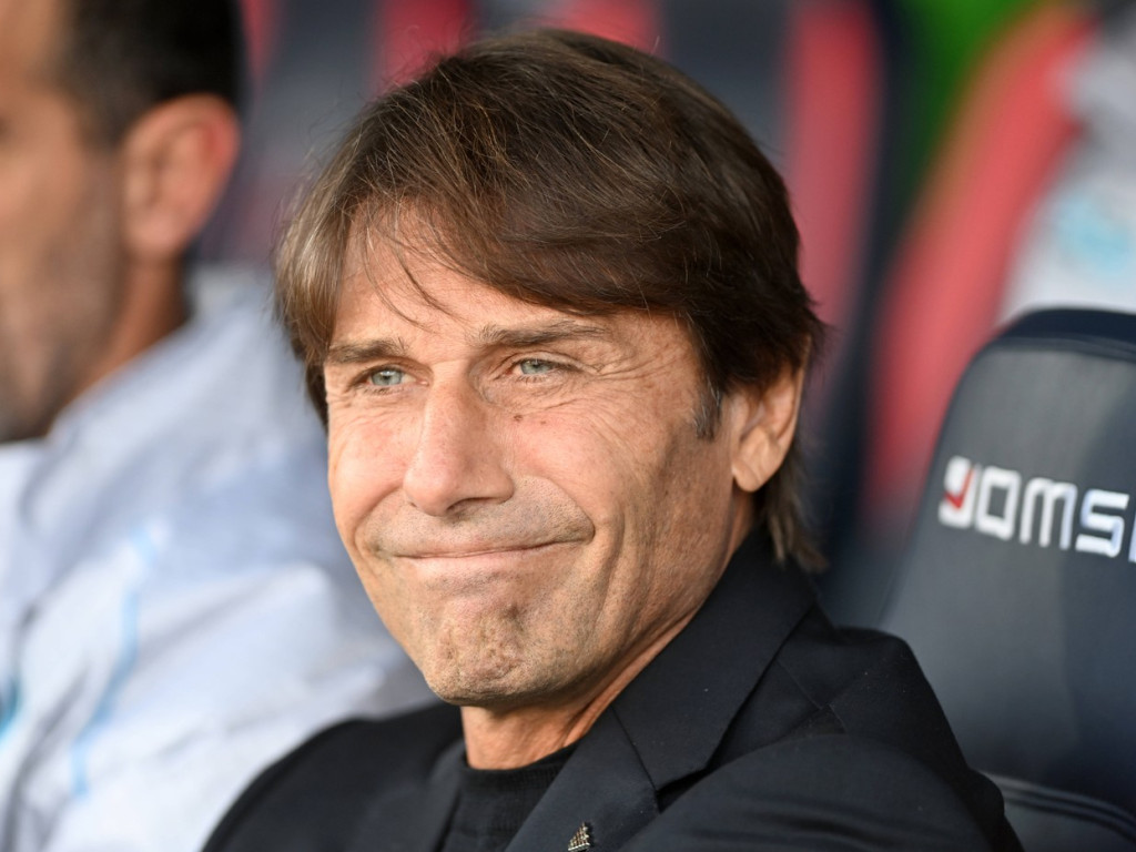 Antonio Conte a dat de înțeles că pleacă de la Napoli în mijlocul sezonului și conducerea a intervenit