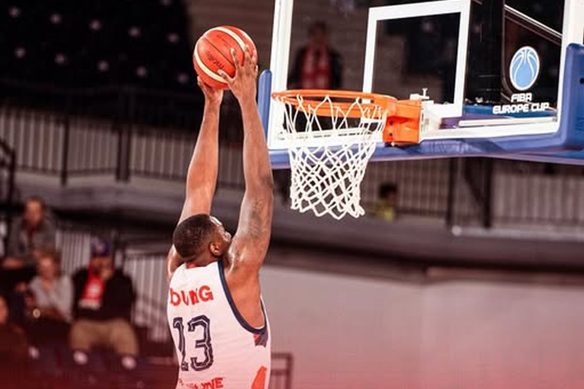 CSM Oradea a învins-o pe Corona Brașov în FIBA Europe Cup