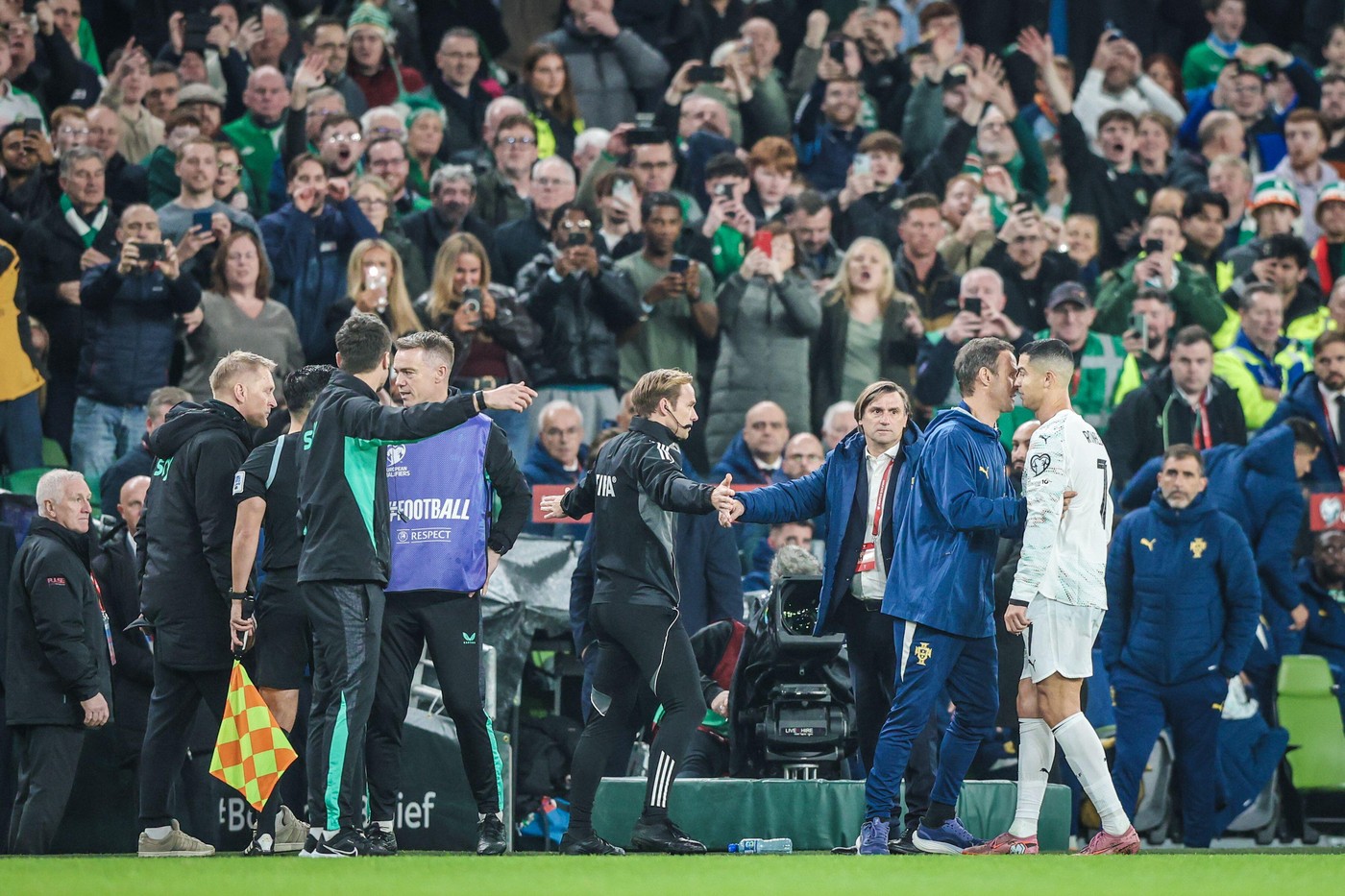 Selecționerul Irlandei "rupe tăcerea": ce cuvinte i-a spus Cristiano Ronaldo, după ce a fost eliminat direct