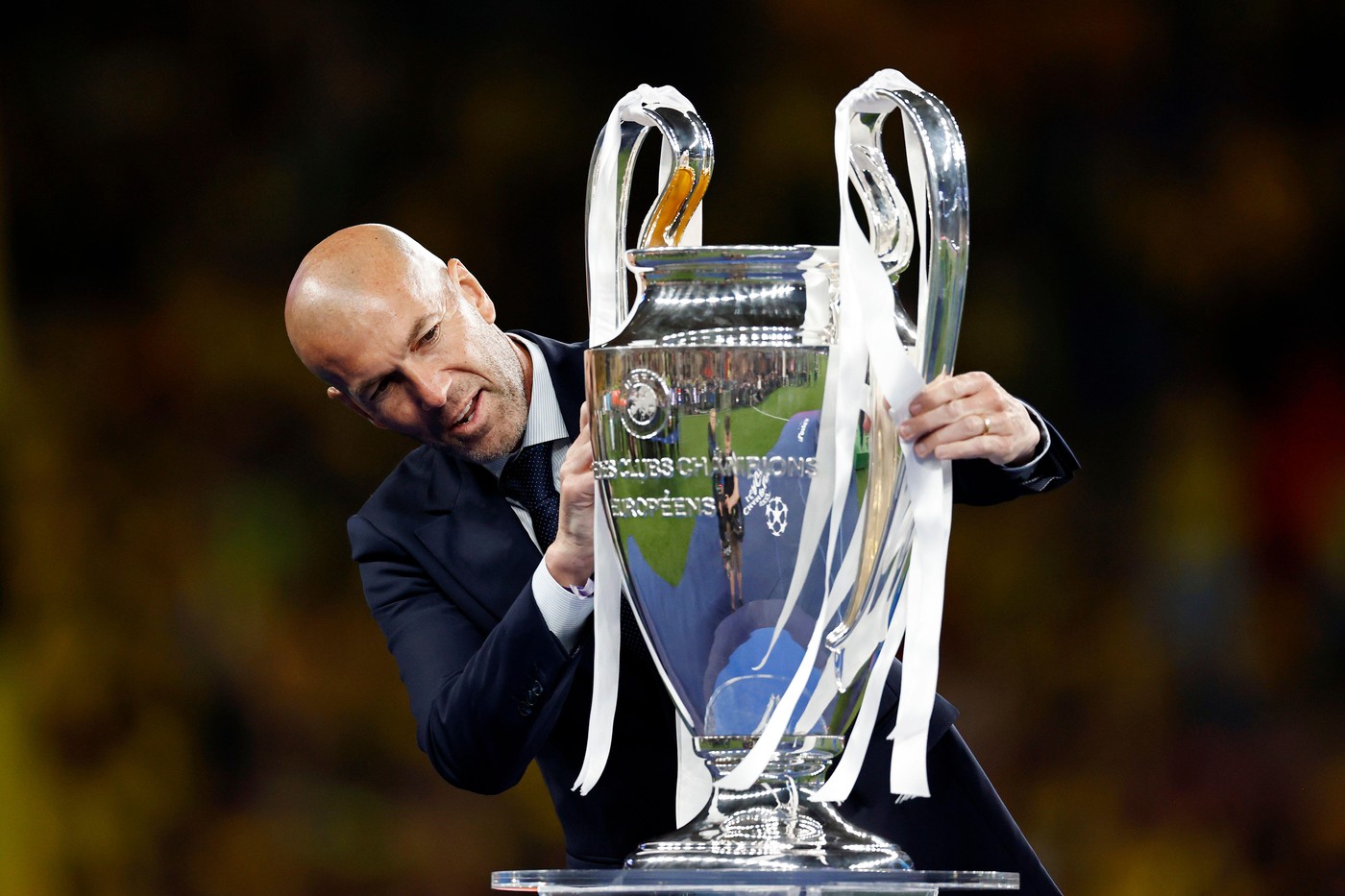 ”Telenovela” s-a încheiat: ”Zidane se întoarce pe bancă”