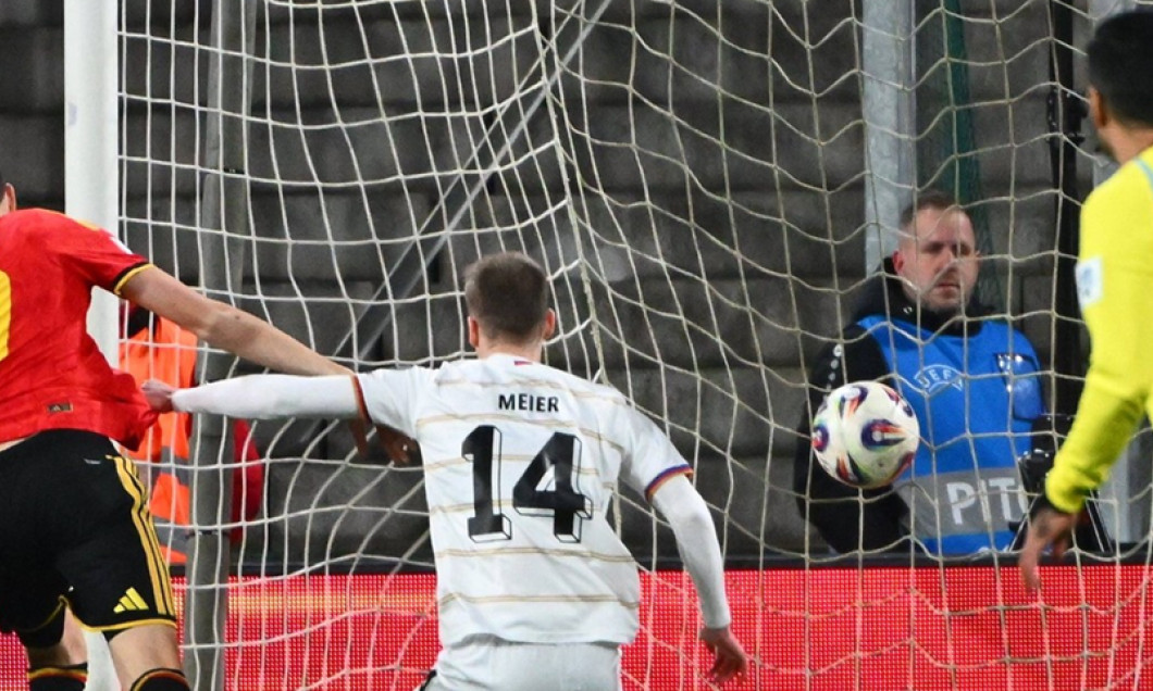 ZDk4Mjc2OTFjYWQzNDMxNTliMDdmYTVjNTY=.thu