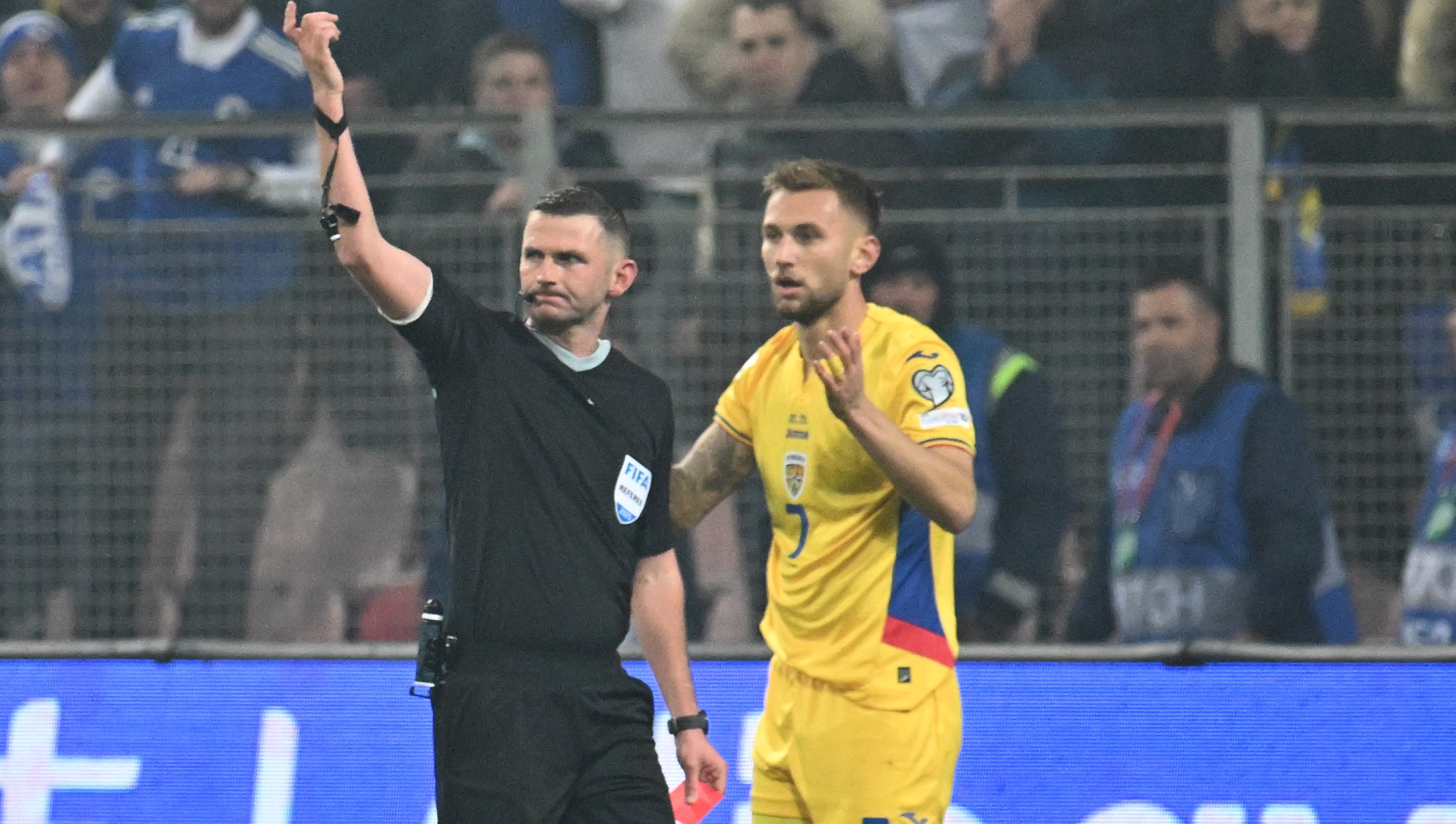 Imagine Stire FRF a primit răspunsul din partea UEFA! Ce se întâmplă cu suspendarea lui Denis Drăguș la barajul cu Turcia | 2review.ro