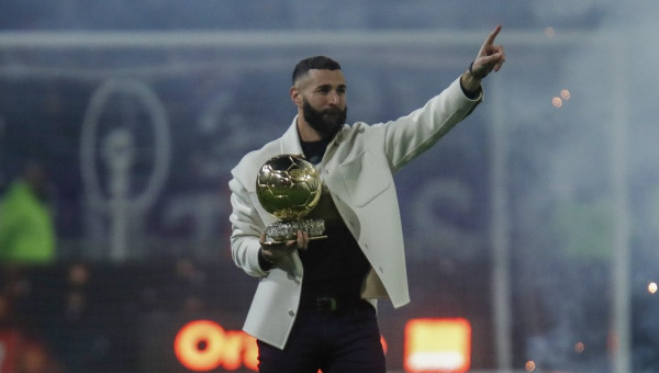 Surpriză uriașă: Karim Benzema semnează!