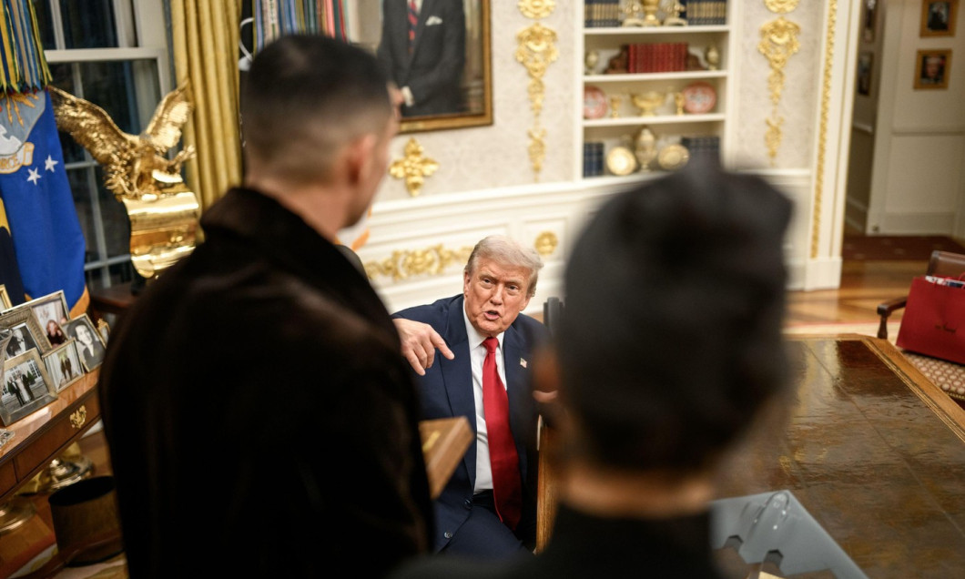 President Donald Trump meets with Cristiano Ronaldo and Georgina Rodríguez in the Oval Office, Tuesday, November 18, 2025. (Official White House Photo by Daniel Torok)