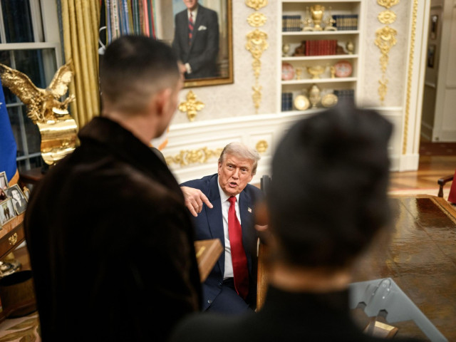 ”Sunteți ipocriți!” Nu s-a putut abține, după ce Trump i-a primit în Biroul Oval. Imaginile au produs ”o isterie colectivă”