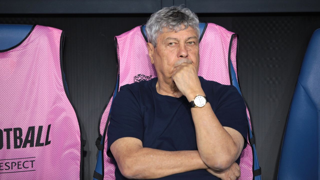 Mircea Lucescu începe pregătirile pentru barajul cu Turcia. Decizia luată de selecționer