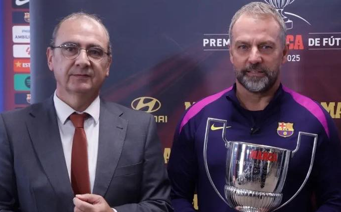 ”E o onoare!” Marele premiu câștigat de Hansi Flick, înainte de revenirea Barcelonei pe ”Camp Nou”