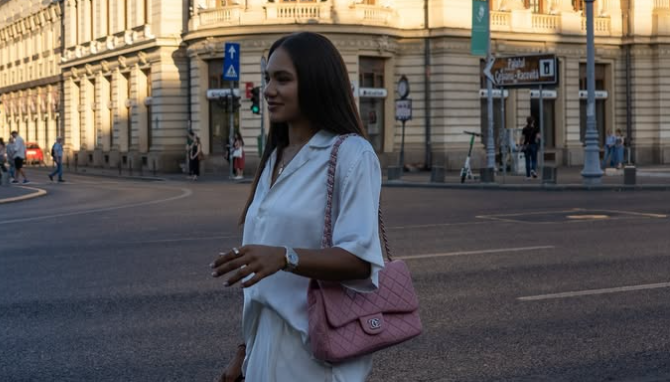 Ce lovitură! După OPT ani, pleacă de la București cu destinația Budapesta