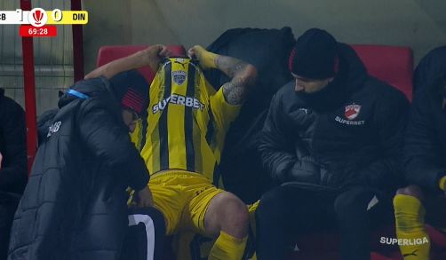 După Musi, Dinamo a mai primit o lovitură: ”E îngrijorător, nu poate să meargă normal!”