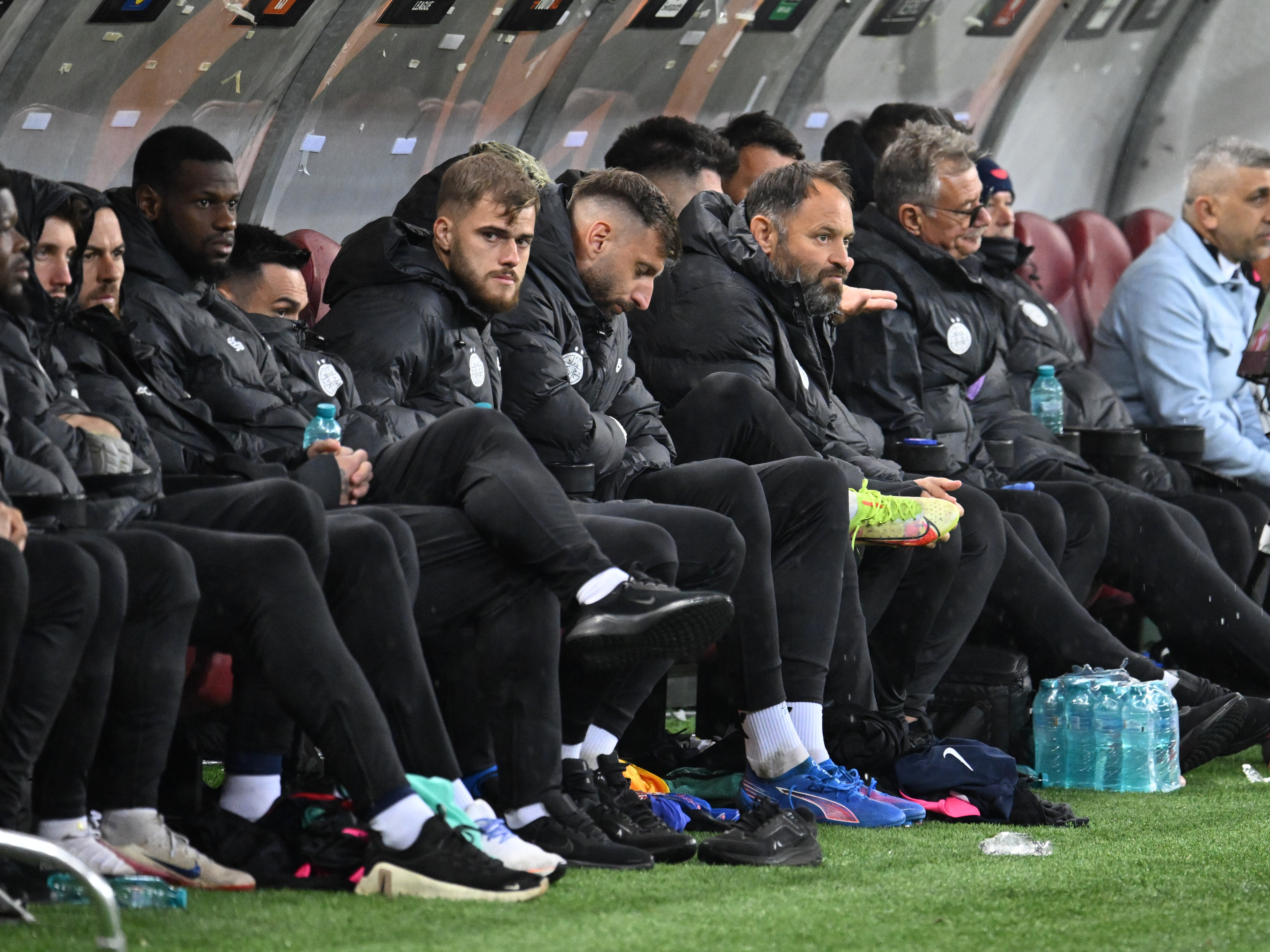 FCSB, fără 9 jucători la Belgrad! Cum ar urma să arate primul 11, dar și banca de rezerve a lui Charalambous