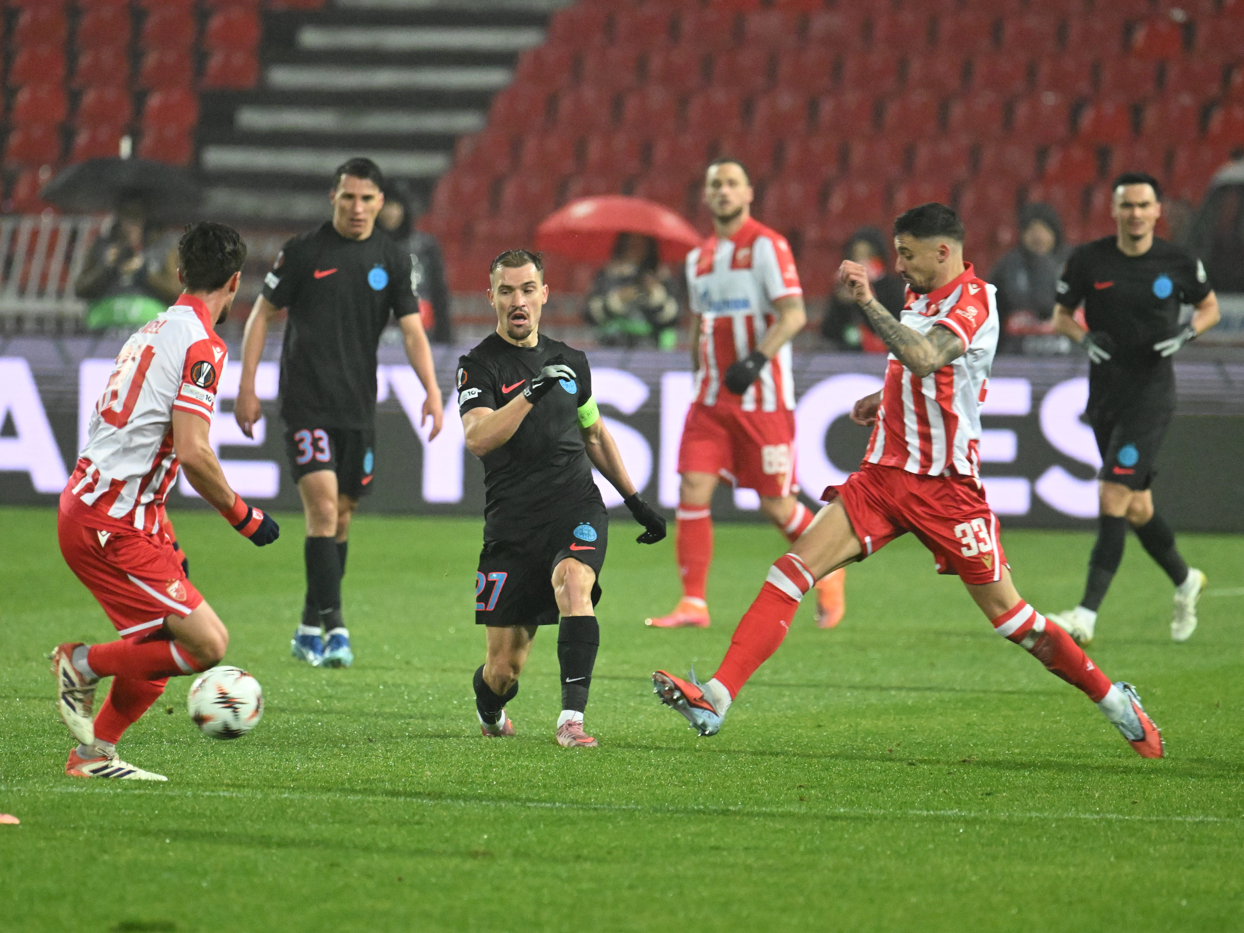 Steaua Roșie - FCSB 1-0. Un nou eșec pentru ”roș-albaștri” în Europa League, după ce au fost în superioritate mai bine de o oră
