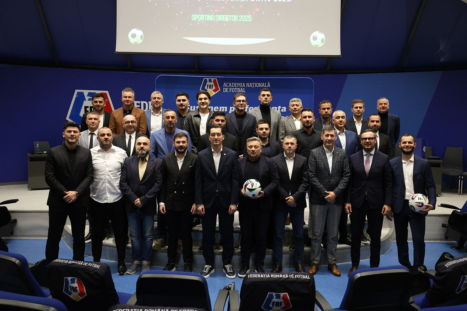 S-a terminat! FRF a anunțat lista cu absolvenții Cursului de Director Sportiv: nume cunoscute din fotbalul românesc