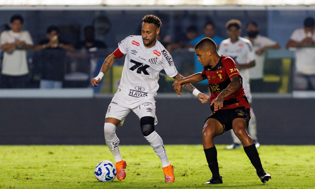 Santos, Brazil - November 28: Neymar Júnior of Santos (L) in action during the Brasileirão 2025 match between Santos and Sport Recife at Vila Belmiro on November 28, 2025 in Santos, Brazil. (Photo by William Oliveira/Eurasia Sport Images)