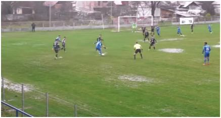 Jugurtha Hamroun a debutat în Liga 3 din România! Fotbal mai mult pe apă decât pe iarbă
