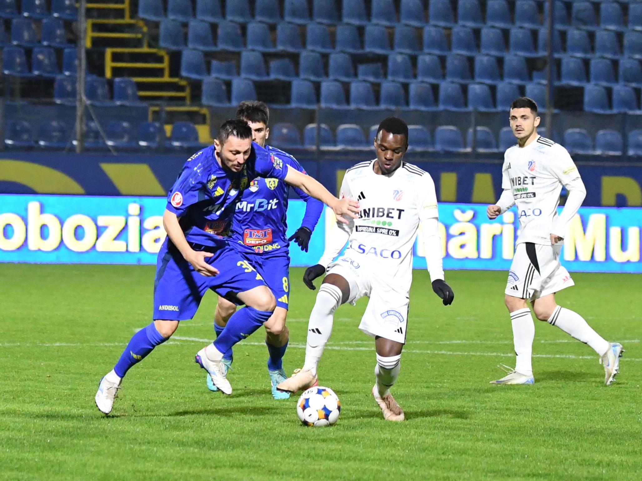 Acuzații în SuperLiga! Nu joacă în FC Botoșani - Rapid