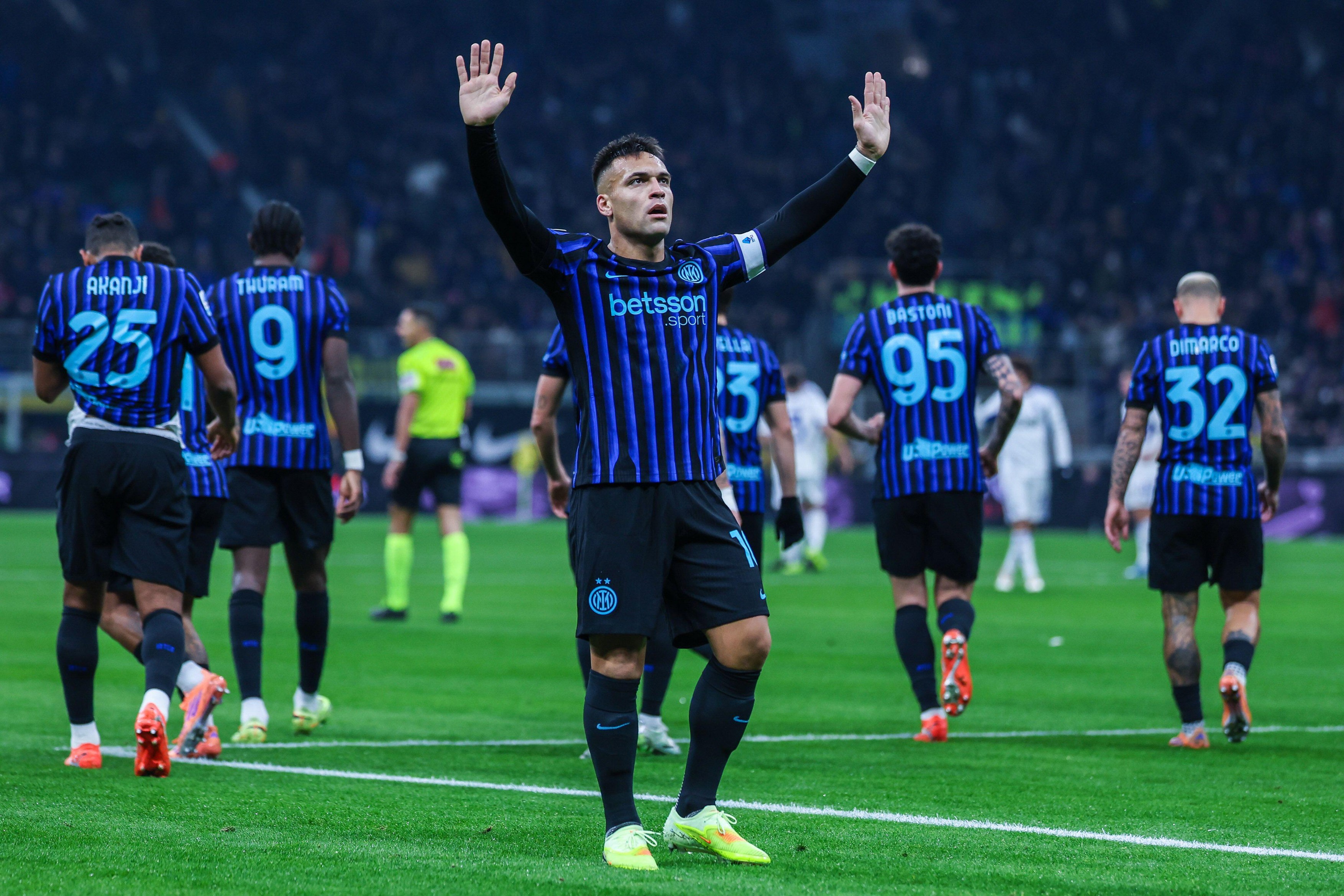 Inter - Como 4-0. Trupa lui Chivu a făcut show și a urcat pe primul loc în Italia