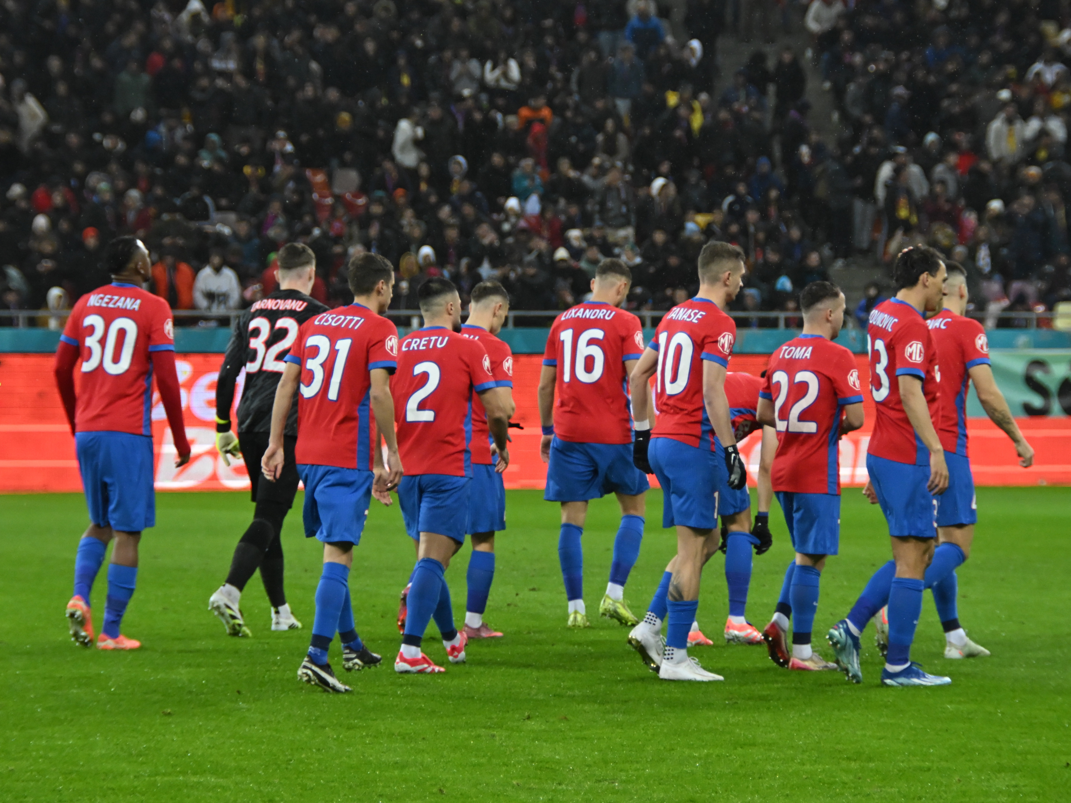 ”L-ai nenorocit!”. Gabi Balint a văzut ce s-a întâmplat cu ”numărul 1” de la FCSB și nu s-a ferit: ”Niciodată! Îl pierzi”