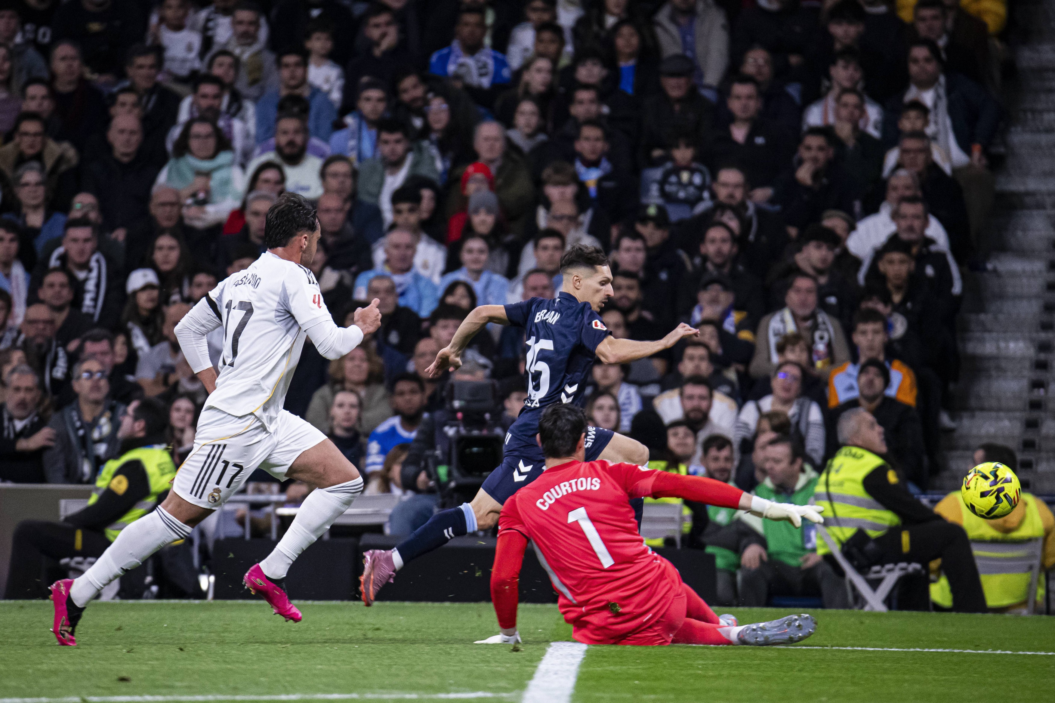 Real Madrid - Celta Vigo 0-2. Trupa lui Ionuț Radu a dat lovitura pe Bernabeu! ”Galacticii” au terminat în 9 oameni