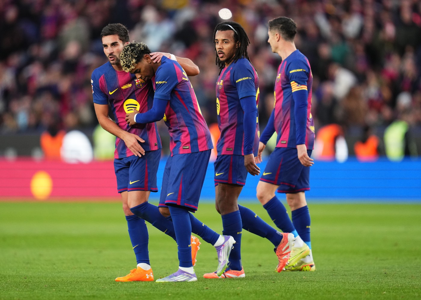 Barcelona ”face revoluție” și vrea să îl vândă! Unul dintre cei mai folosiți jucători de Hansi Flick