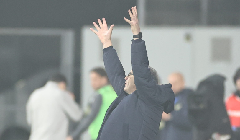 Eugen Neagoe nu s-a mai putut abține, după ce Petrolul a luat gol în minutul 90+6: ”Fraților, ușor! Sunt luat de fraier”