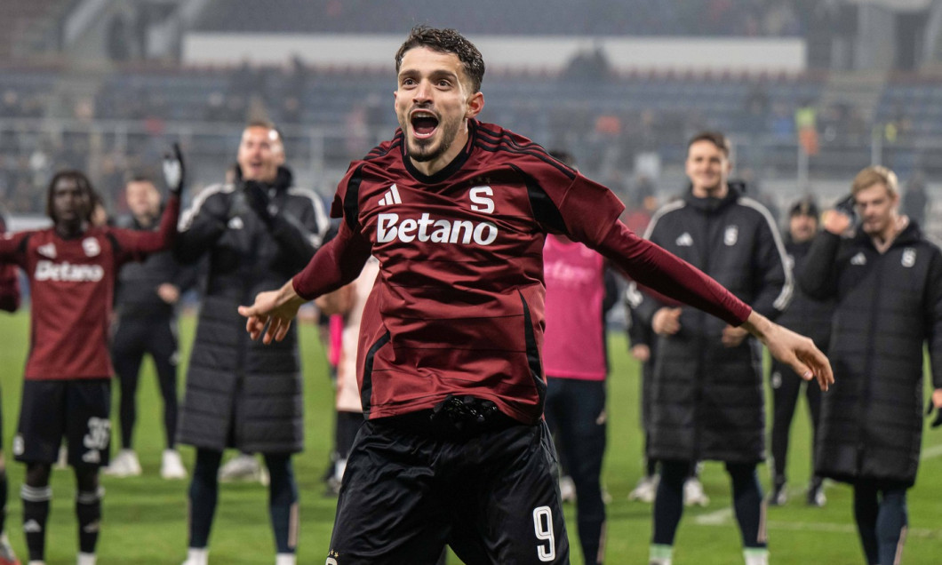 Albion Rrahmani a win celebrate with fans during Chance league match, Sigma Olomouc - AC Sparta Praha , 06. december 202