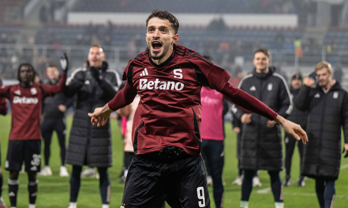 Albion Rrahmani a win celebrate with fans during Chance league match, Sigma Olomouc - AC Sparta Praha , 06. december 202