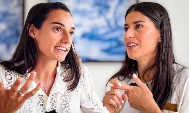 Caroline Garcia și cu Sorana Cîrstea din clip video