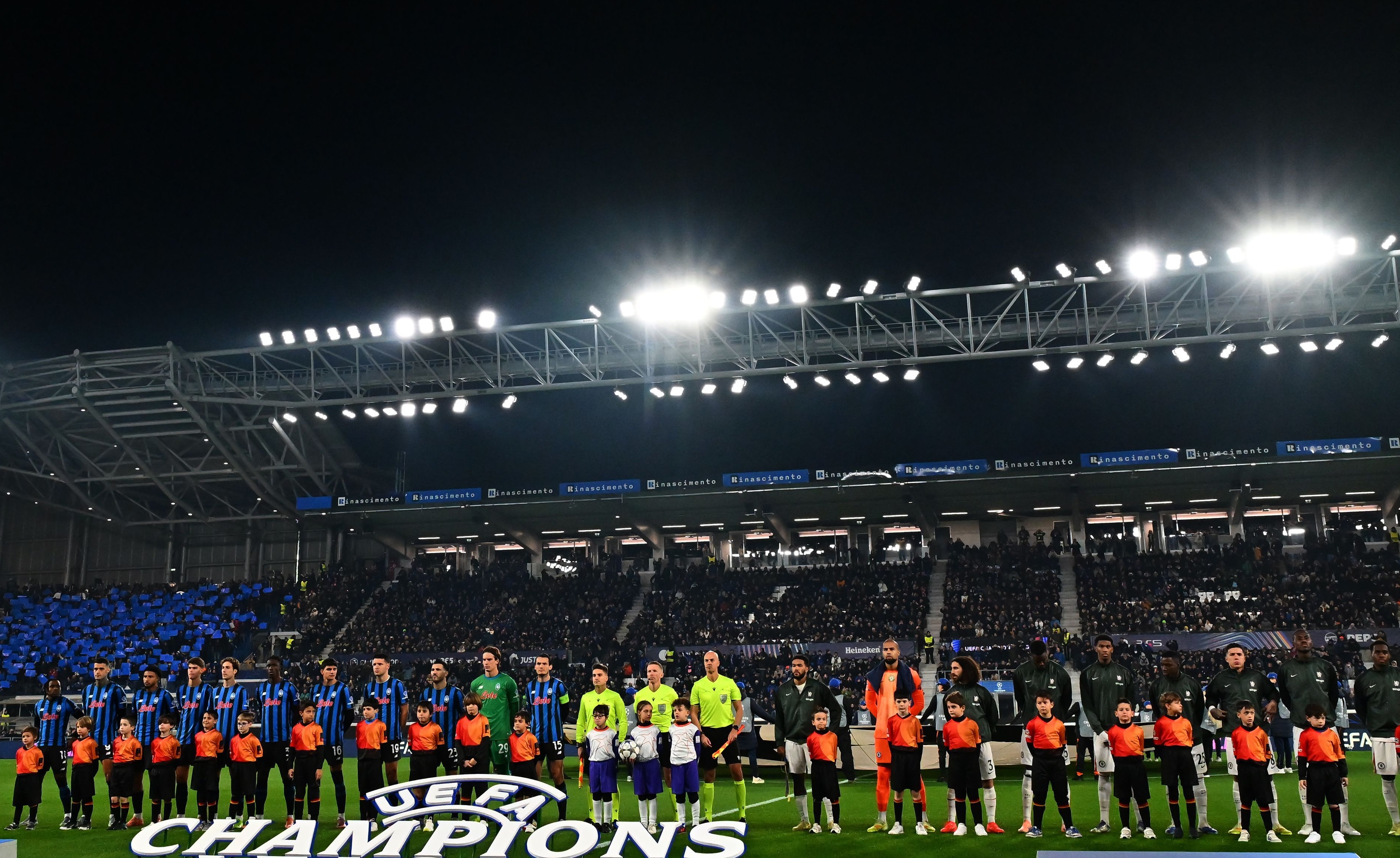 Echipa-paradox din Europa! A urcat pe podium după o victorie "istorică" în UCL, dar e abia pe 12 în campionat