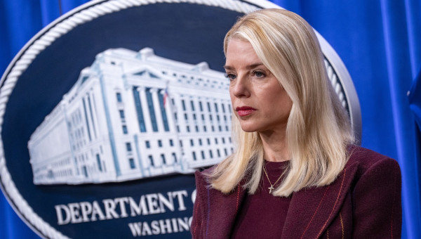 FBI a publicat o fotografie cu unul dintre cei mai căutați oameni din lume! FOTO Recompensa: 15.000.000 $