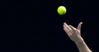 Tennis 2025: Rolex Paris Masters ATP: Zverev 6:7 6:1 7:5 Carabelli
