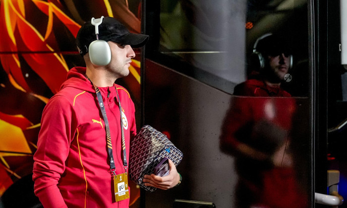 Alkmaar, Netherlands. 28th Nov, 2024. ALKMAAR, NETHERLANDS - NOVEMBER 28: Hakim Ziyech of Galatasaray looks on during the UEFA Europa League 2024/25 League Phase MD5 match between AZ Alkmaar and Galatasaray at AFAS Stadion on November 28, 2024 in Alkmaar,