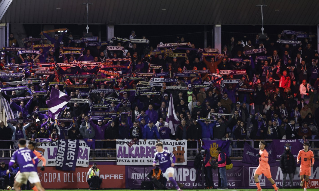 Soccer 2025: CD Guadalajara Vs FC Barcelona