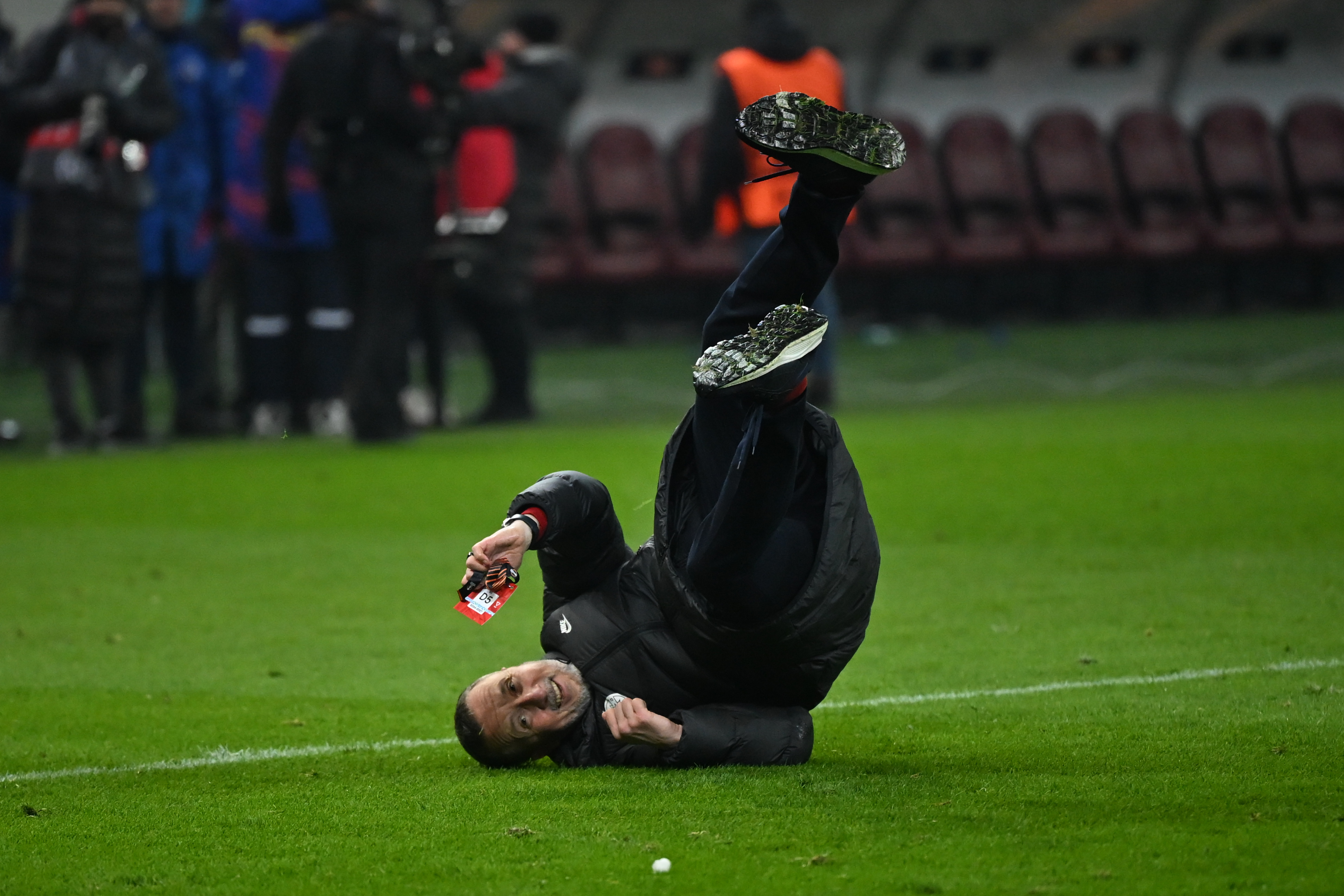 MM Stoica încinge spiritele înaintea derby-ului FCSB - Rapid! Fotografia postată: "Urmează"