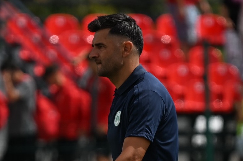 Imagine Stire Un jucător l-a înjurat și l-a făcut ”praf” în față pe Nicolae Dică: ”Ești zero!”. Reacția antrenorului și a clubului | 2review.ro