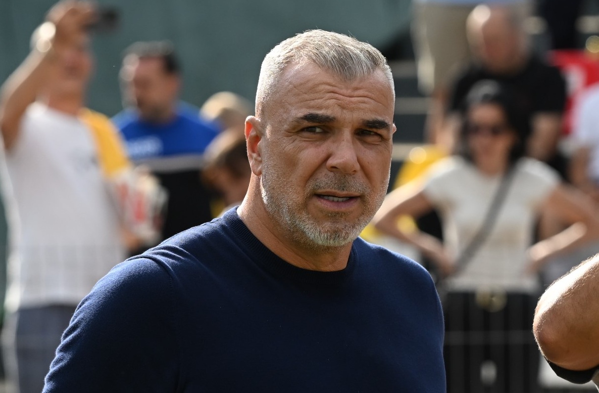 Imagine Stire Răsturnare de situație: Cosmin Olăroiu, așteptat să semneze cu Al-Nasr! | 2review.ro