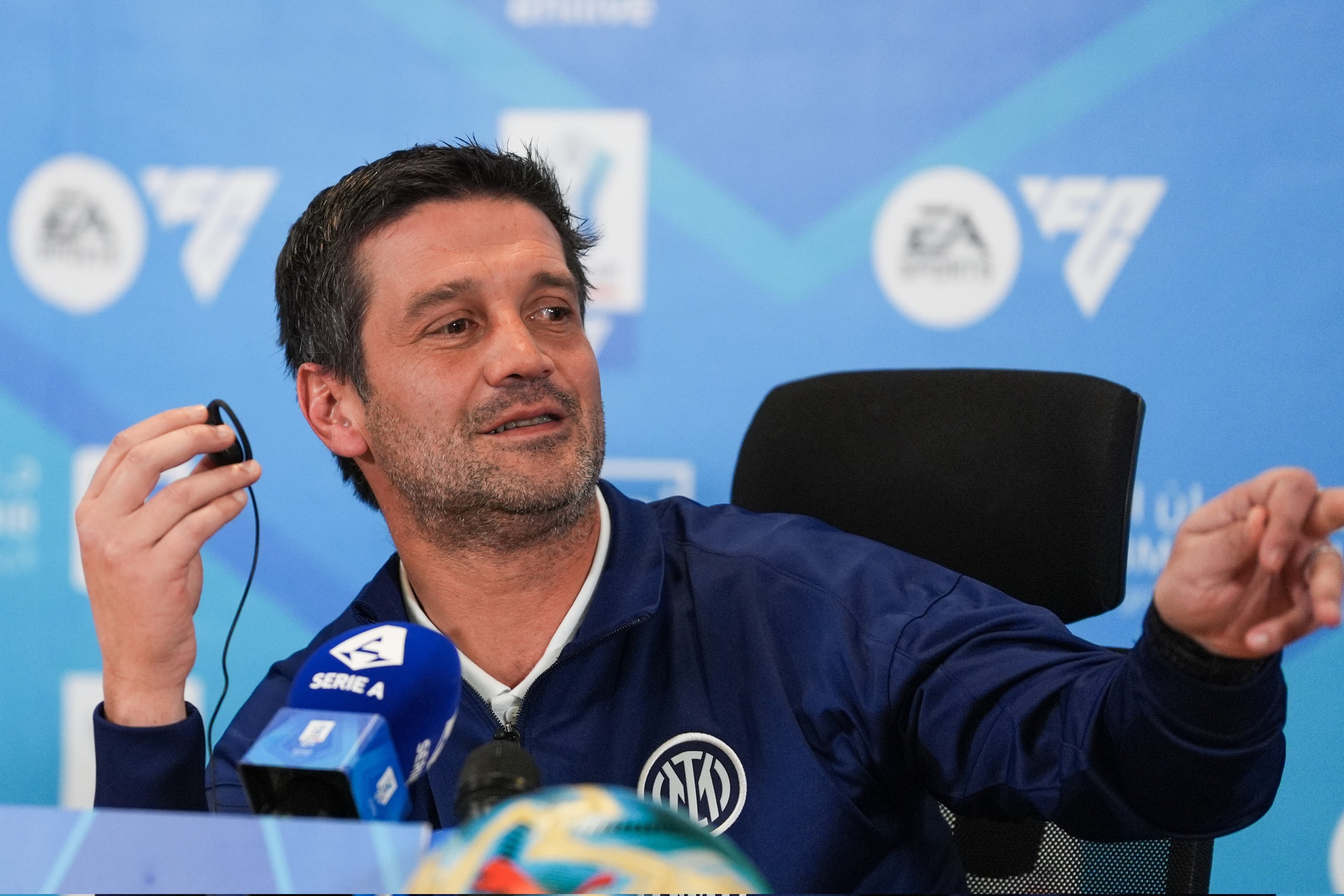 Fotbalistul care ”l-a dat pe spate” pe Cristi Chivu: ”Sunt fanul lui!”