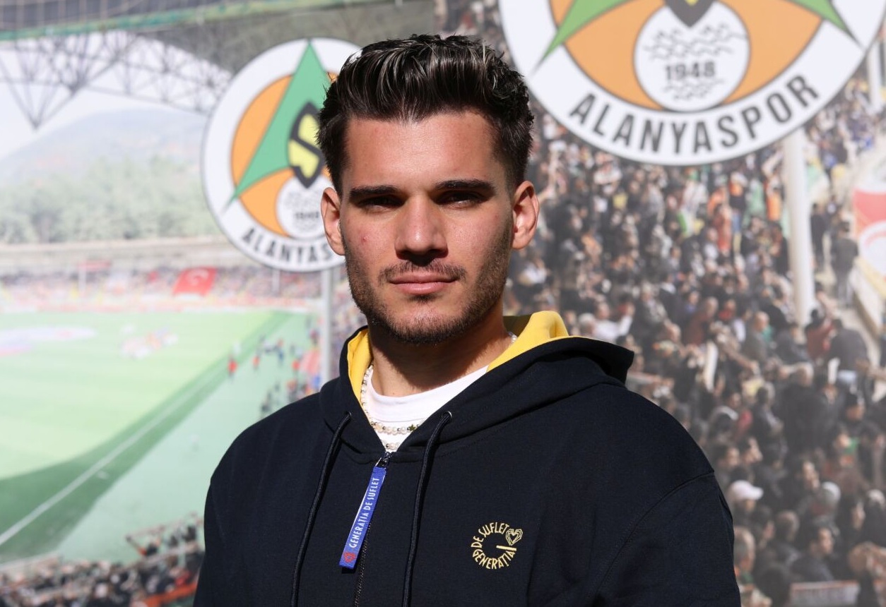 Schimbare de look pentru Ianis Hagi