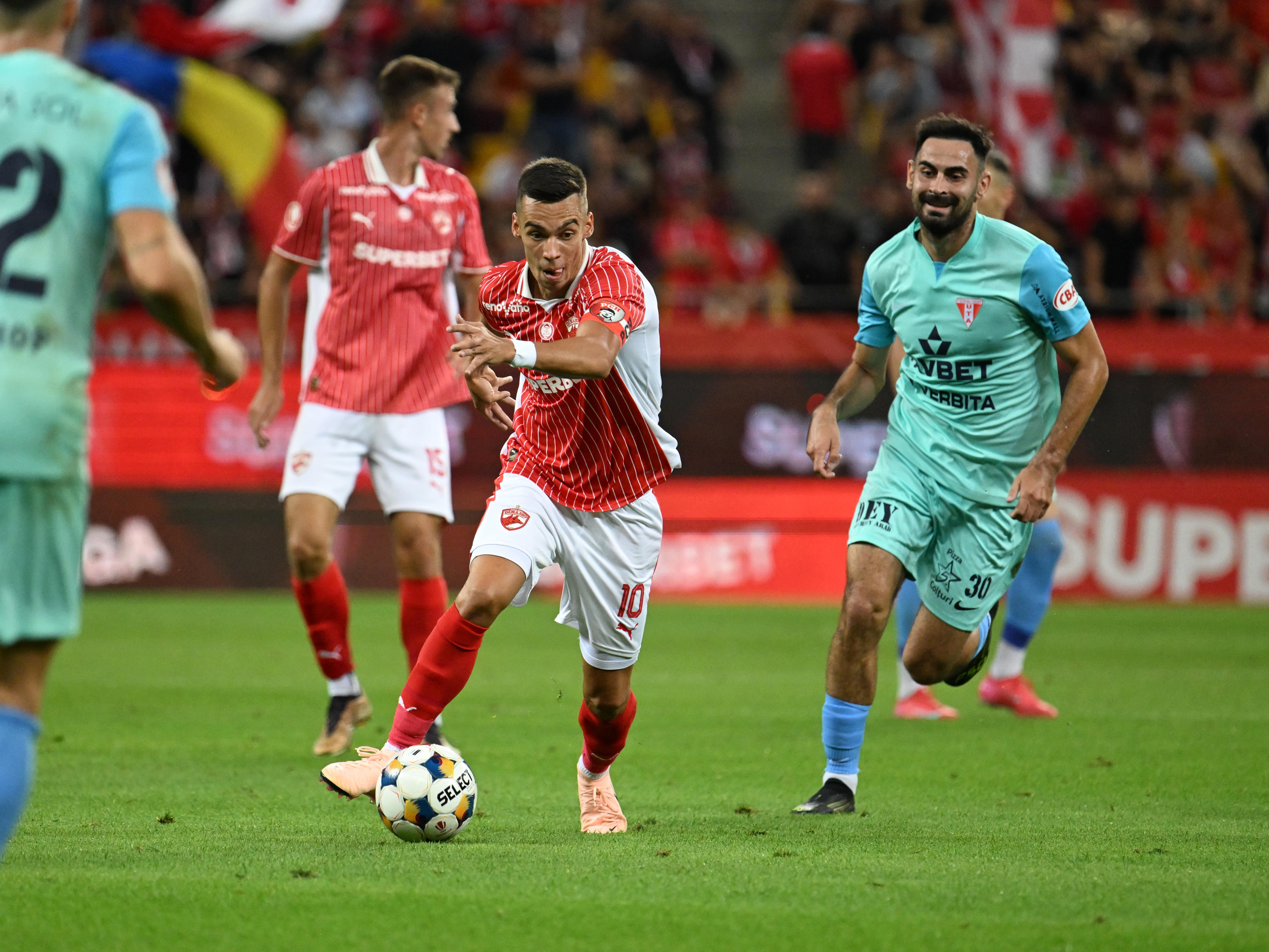 UTA - Dinamo 0-0, ACUM pe DGS 1. Trupa lui Kopic poate încheia anul 2025 pe primul loc în România!