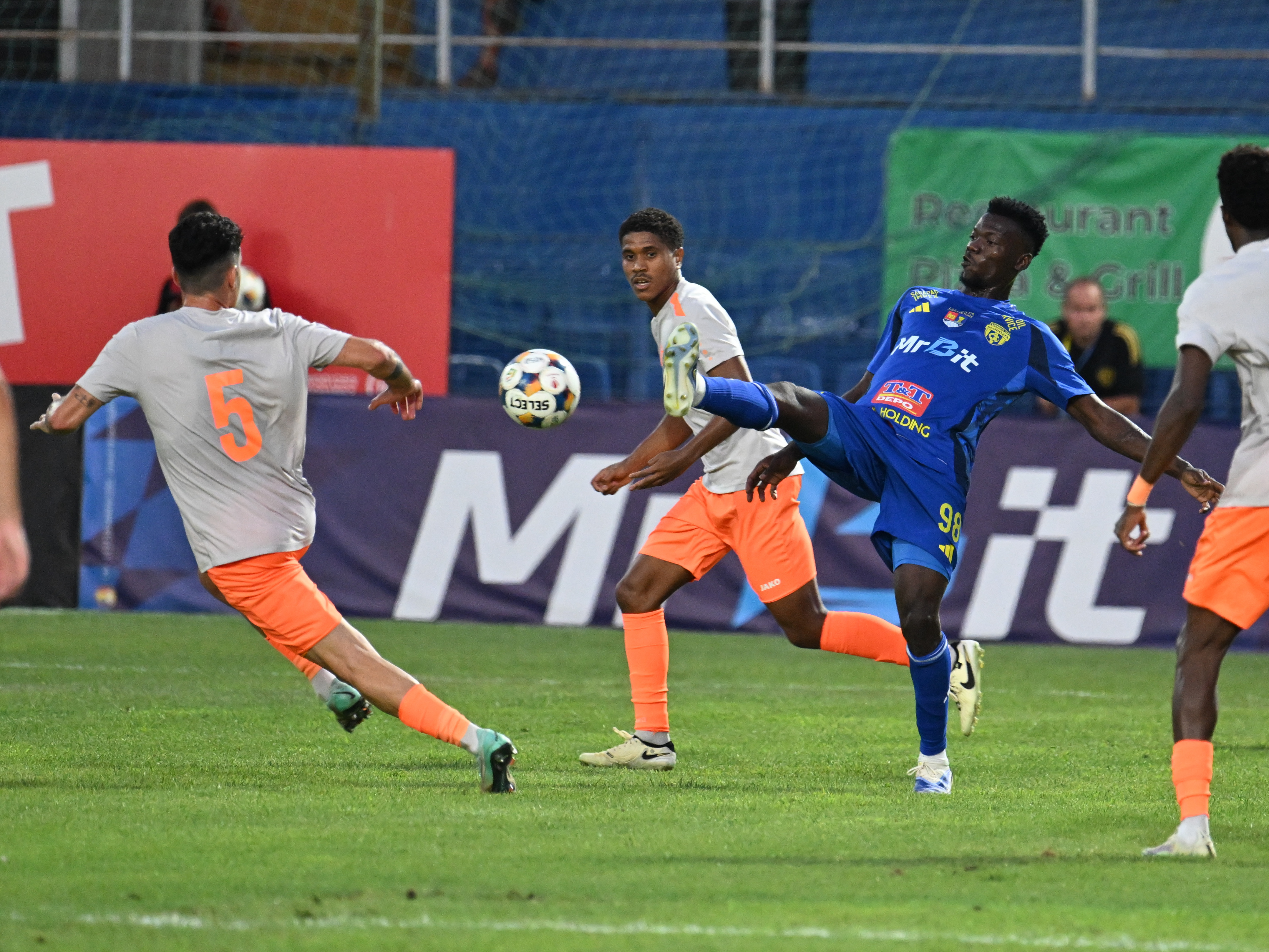 Metaloglobus - Unirea Slobozia 0-0, ACUM, Digi Sport 1. Oaspeții vin după o serie infernală