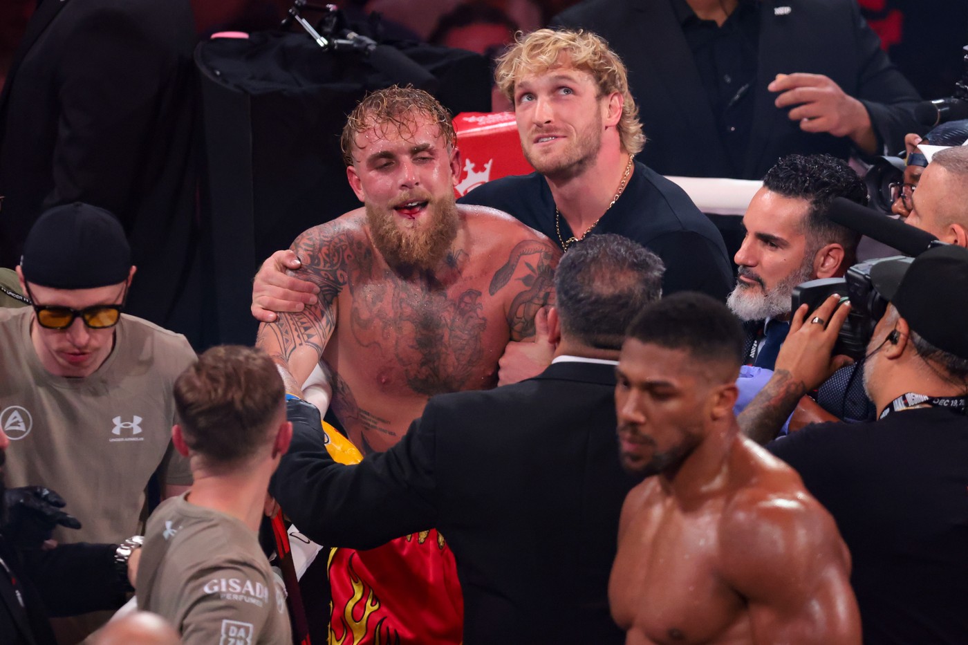 K.O în runda a 6-a! Anthony Joshua și Jake Paul au făcut show. "Cred că mi-a rupt maxilarul. Sigur e rupt!"