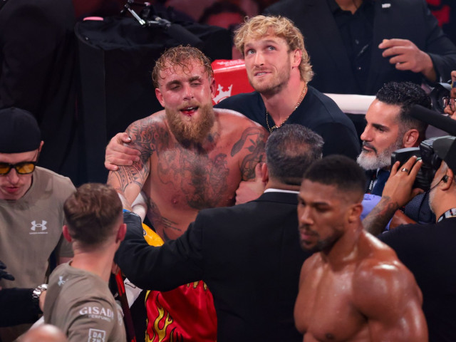 Anthony Joshua l-a învins pe Jake Paul cu un KO