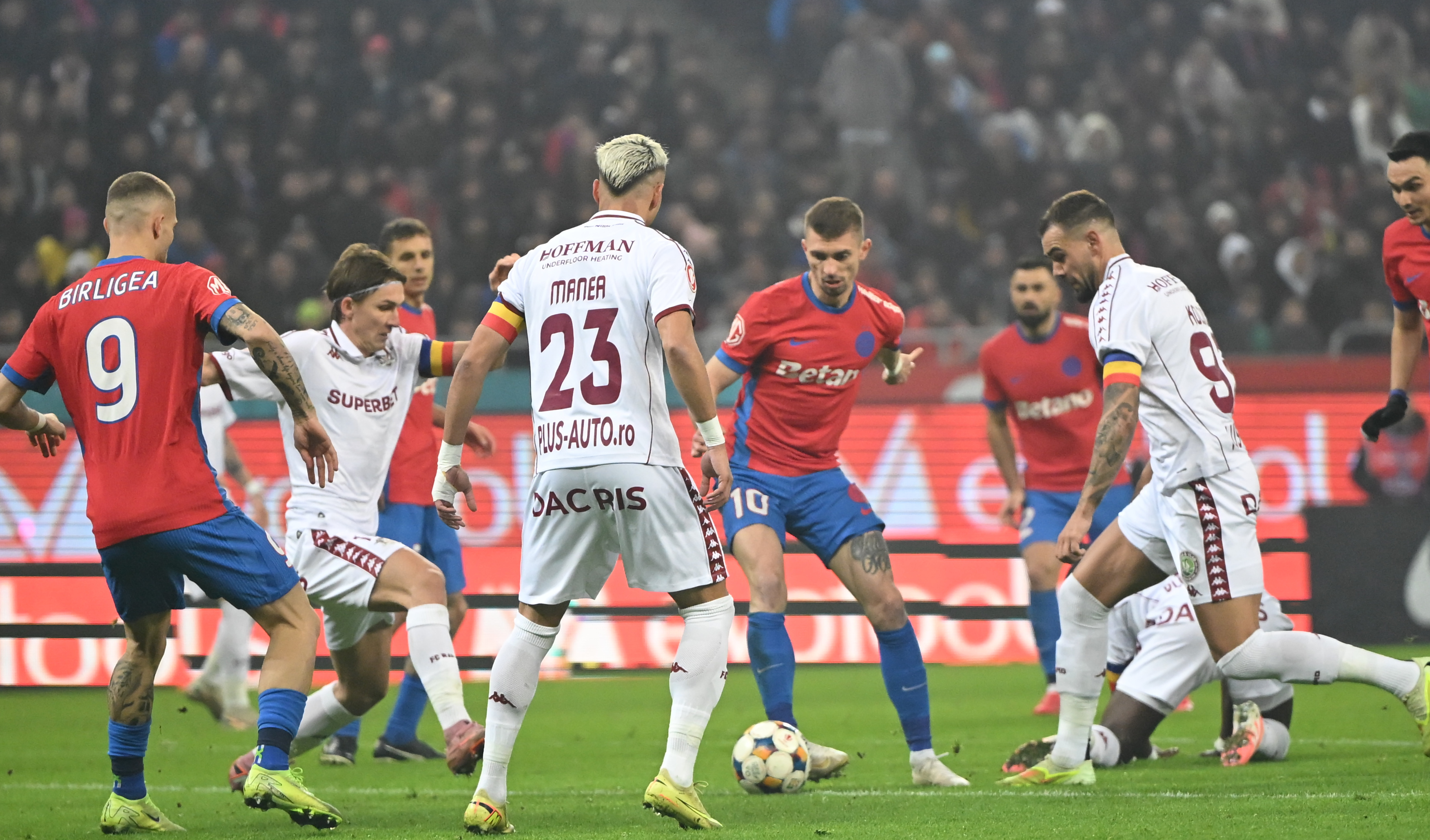 FCSB - Rapid 2-1. Campioana s-a impus în derby, după un meci cu două penalty-uri acordate