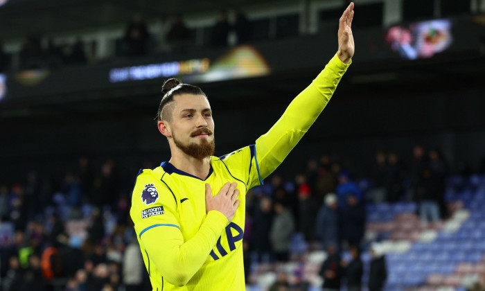 LONDON, UK - 28th Dec 2025: Radu Dragusin of Tottenham Hotspur acknowledges the fans after the Premier League match between Crystal Palace FC and Tottenham Hotspur FC at Selhurst Park (Credit: Craig Mercer/ Alamy Live News)