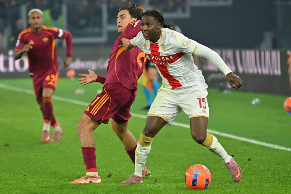 Paulo Dybala of AS Roma,Brooke Norton-Cuffy of Genoa during the serie A Enilive match between AS Roma v Genoa at olimpico stadium in Rome, Italy, Dec 29, 2025. Massimo Insabato/Alamy Live News