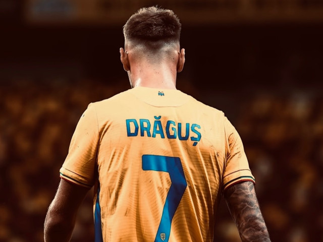 Poza pentru articolul Cu o ofertă uriașă pe masă și dorit și de Gigi Becali la FCSB, Denis Drăguș a anunțat ce urmează