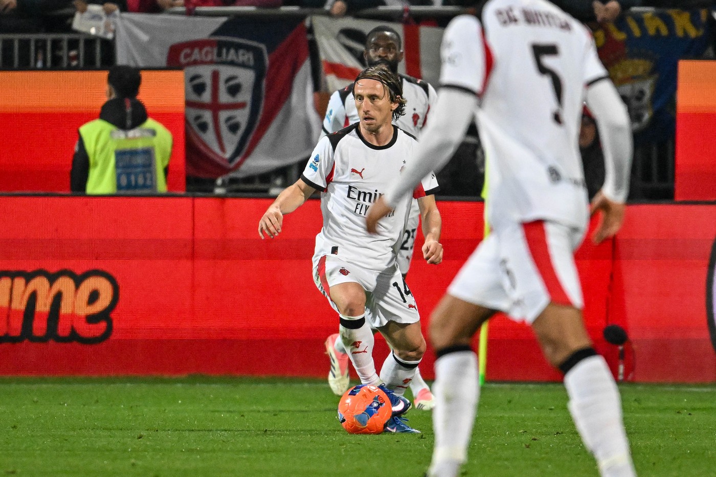 Cagliari - AC Milan 0-1. Trupa lui Allegri a trecut peste Inter și e noul lider din Serie A