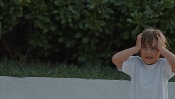 Un copil a văzut-o pe culturista pe care toți o acuză că-și editează pozele și s-a luat cu mâinile de cap! 3 cuvinte spuse