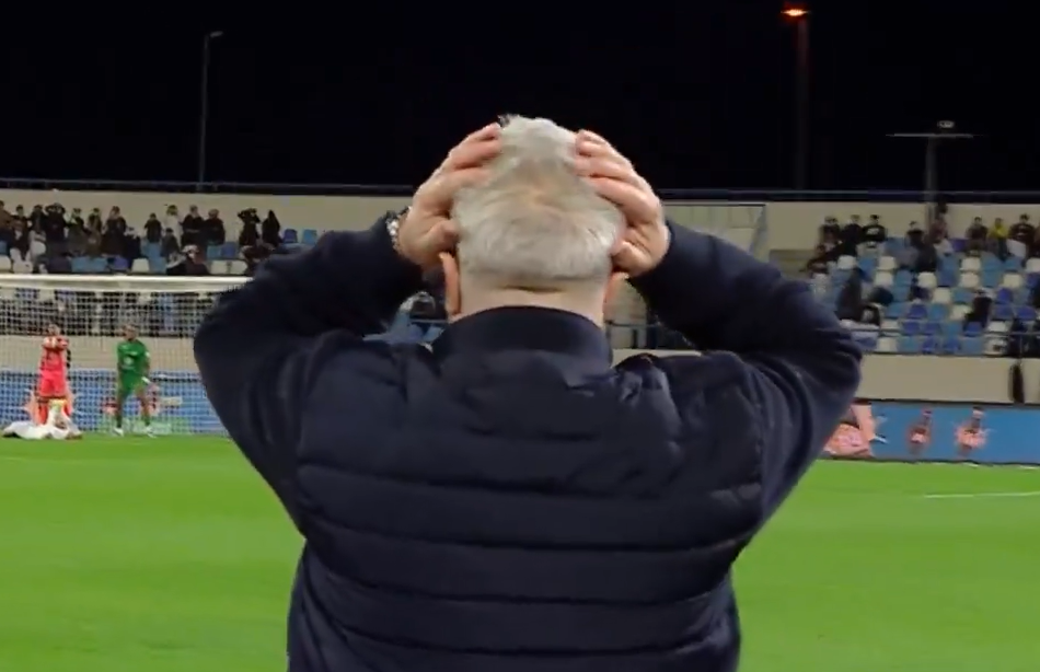 Ce banner i-au făcut arabii lui Marius Șumudică, la meciul de debut