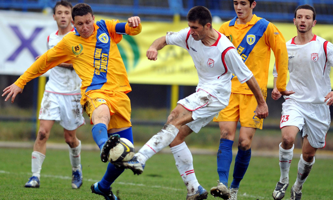 0.FOTBAL:PETROLUL PLOIESTI-VICTORIA BRANESTI 0-0,LIGA 2 (5.12.2009)