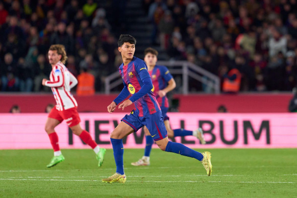 Barcelona, Spain. 02nd Dec, 2025. BARCELONA, SPAIN - DECEMBER 02: Dro Fernandez of FC Barcelona looks on during the LaLiga EA Sports match between FC Barcelona and Atletico de Madrid at Spotify Camp Nou on December 02, 2025 in Barcelona, Spain. (Photo by
